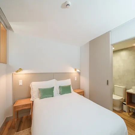 Stylish With Balcony Oporto