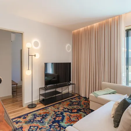 Stylish With Balcony Appartamento
